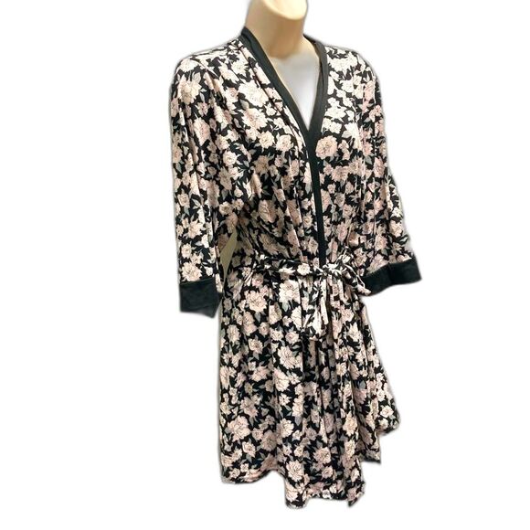 MARILYN MONROE Black with Pink Floral Cherry Blossom Robe with Tie Womens Large - Picture 2 of 16